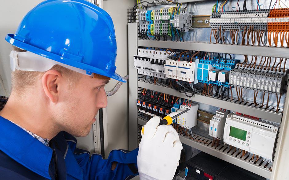 je recherche un électricien Les Clayes-sous-Bois